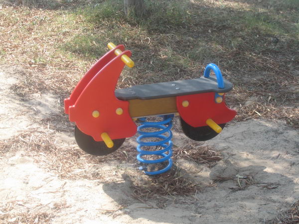 Joc del parc infantil del Centre C&iacute;vic de Gav&agrave; Mar